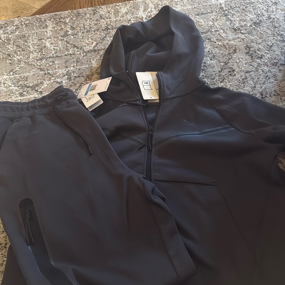 Nike women’s track suit
